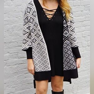 Womens H&M Cardigan Sweater Sz Small Kimono Long Style Black Ivory Open Front